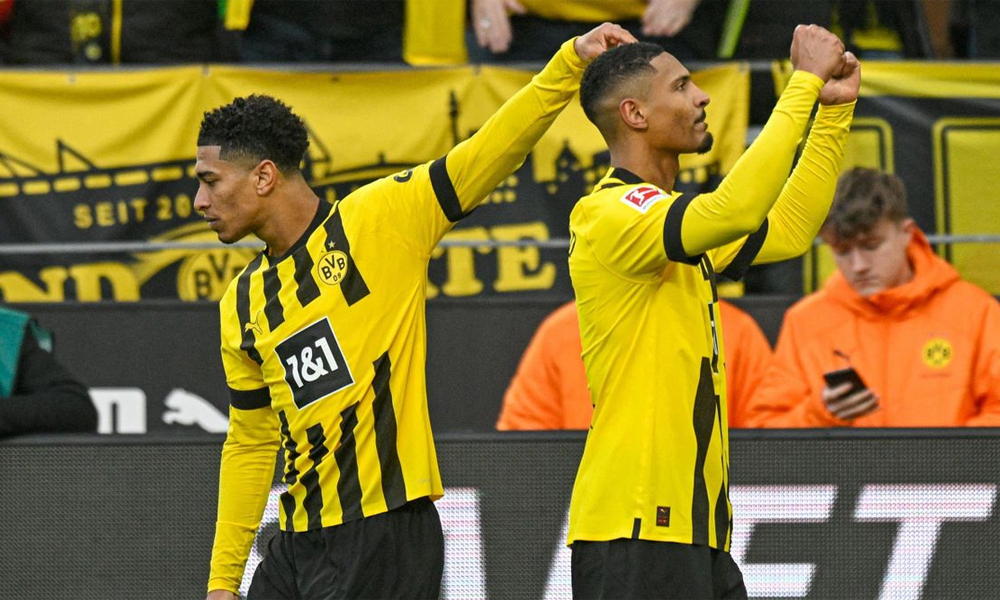 Dortmund vẫn đang thận bám sát các đội xếp trên 
