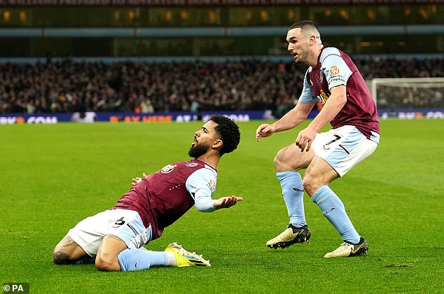 Ngôi sao Aston Villa làm trò cười vì ăn mừng khiêu khích MU - Ảnh 1