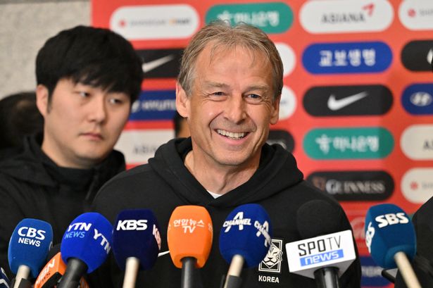 HLV Klinsmann thiếu tôn trọng CĐV Hàn Quốc, làn sóng đòi sa thải tăng cao - Ảnh 1