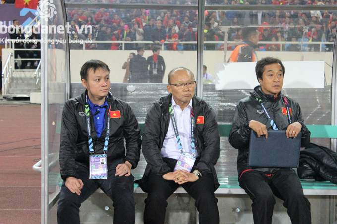 HLV Park Hang Seo nổi cáu khi bị phóng viên 'chất vấn' danh sách dự King's Cup