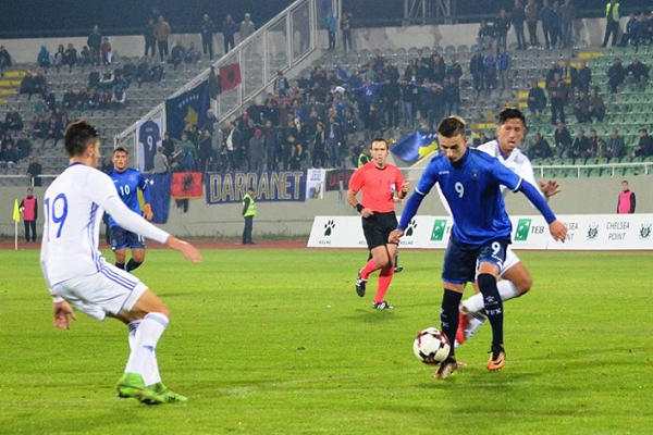 Kosovo 2-1 CH Séc: Ngược dòng ngoạn mục, Kosovo vượt mặt Tam sư Kosovo 2-1 CH Séc: Ngược dòng ngoạn mục, Kosovo vượt mặt Tam sư