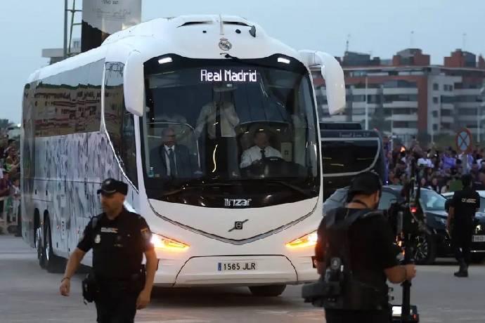 Xe bus Real Madrid gặp tai nạn ở Leipzig trước trận đấu ở Champions League