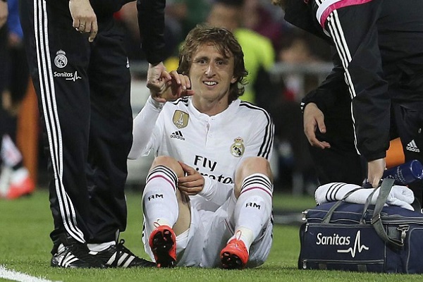 Luka Modric hoàn tất 'đội hình chấn thương' của Real Madrid
