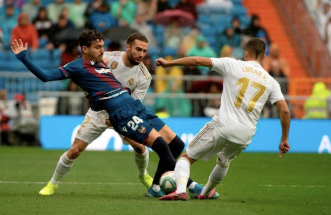 Real Madrid 3-2 Levante: Benzema cứu hàng thủ kền kền trắng