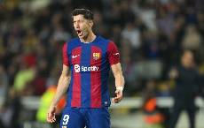 Lewandowski lập cú đúp, giải cứu Barca