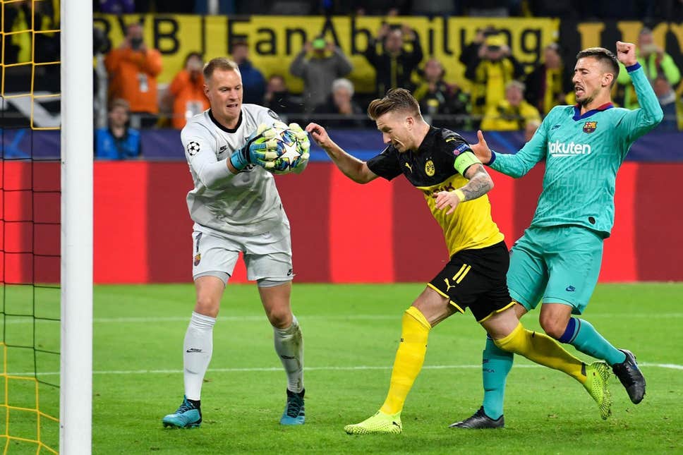 Dortmund vs Slavia Praha (3h 11/12): Tấm vé trong tầm tay